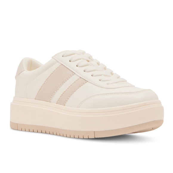 Madden Girl Shoes - NWOT madden girl Navida Women's
Platform Sneakers Size 10